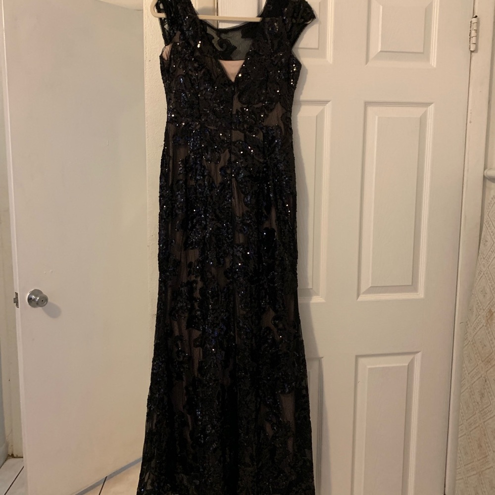 Black evening dress /. Worn twice